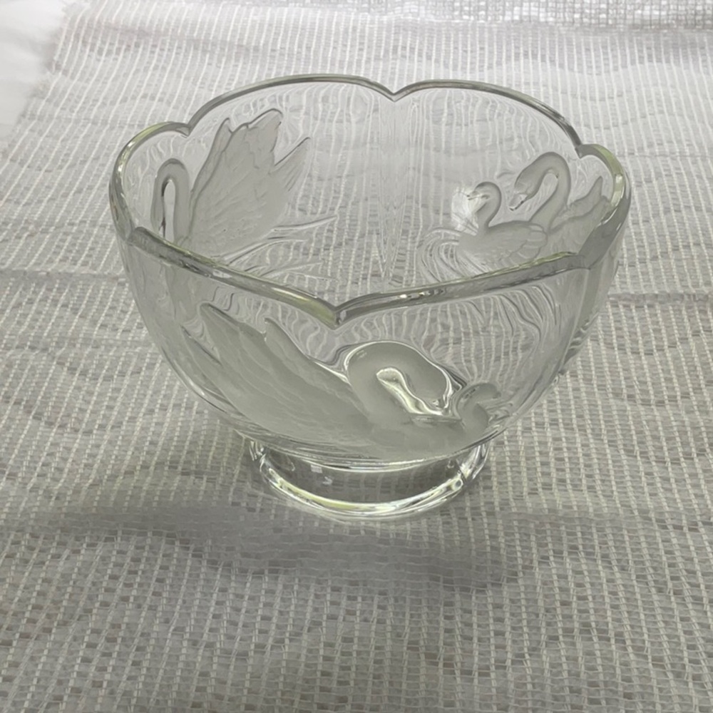 Teleflora Lead Crystal Footed Swan Bowl